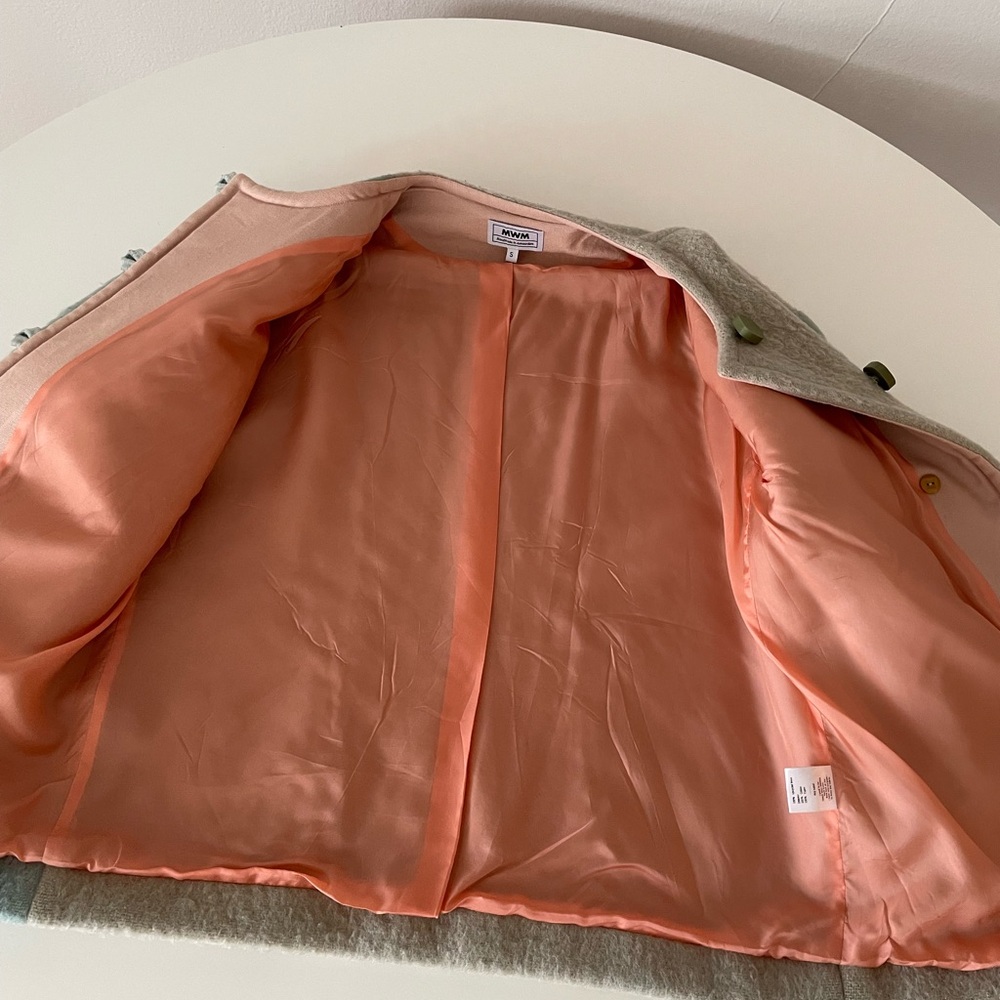 Chic Two-Tone Jacket - image 5